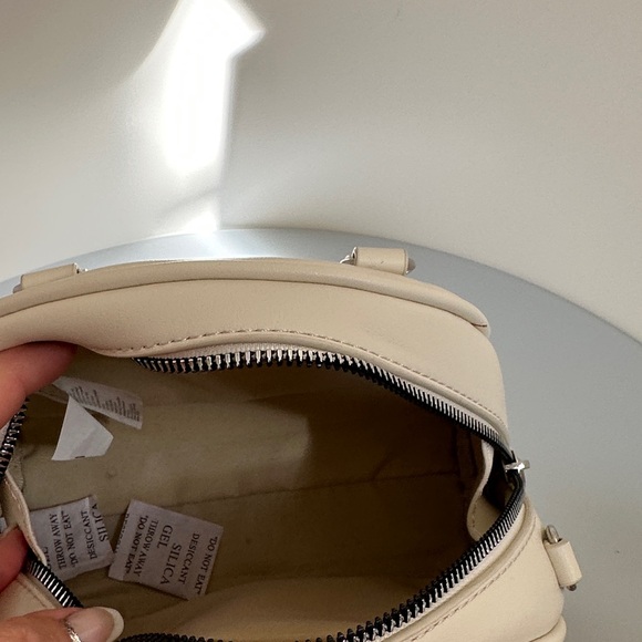 Studio F Cream crossbody Bag - Picture 11 of 11